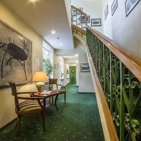 Shakespeare Boutique Hotell 4*