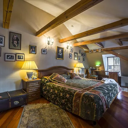 Shakespeare Boutique 4*