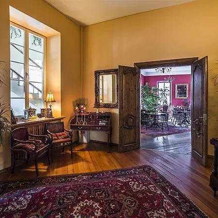 Shakespeare Boutique 4*