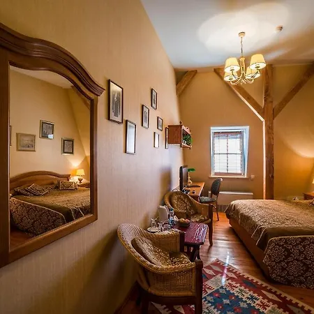 Shakespeare Boutique 4*