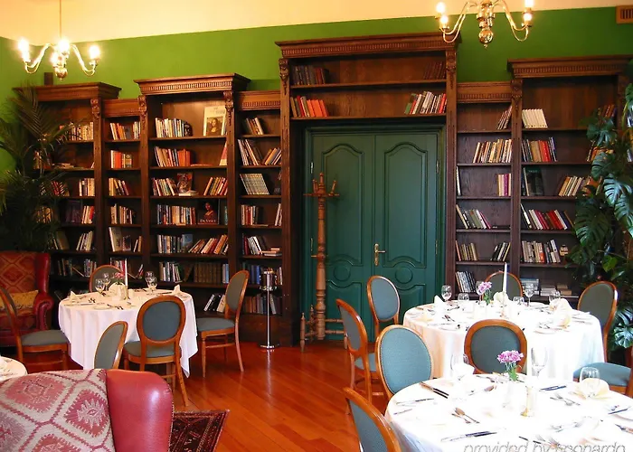 Shakespeare Boutique 4*